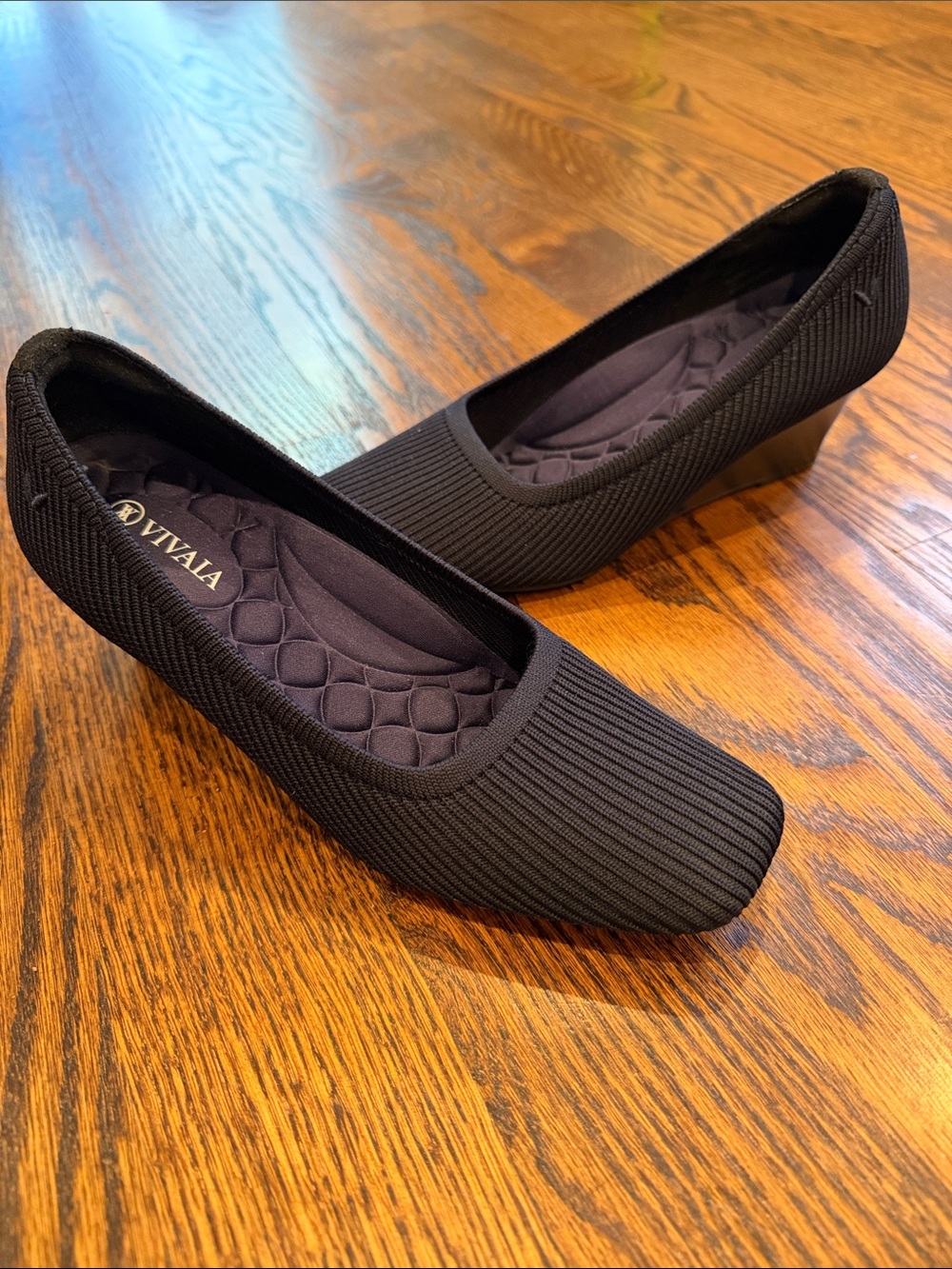 Vivaia sz 37 (US 6.5) Navy Ribbed Fabric Square Toe Wedge Heel